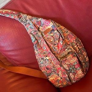 Women’s multi color side bag with lots of pockets